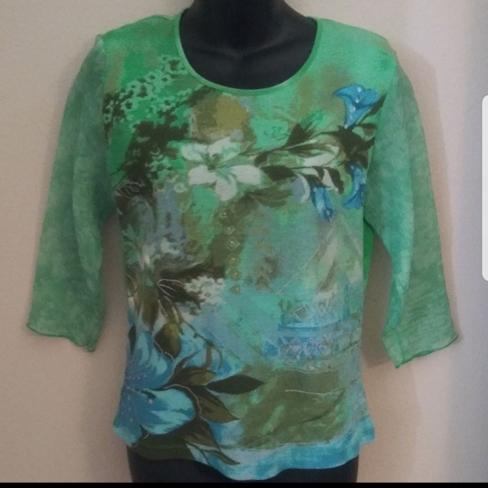 Medium petite ladies shirt